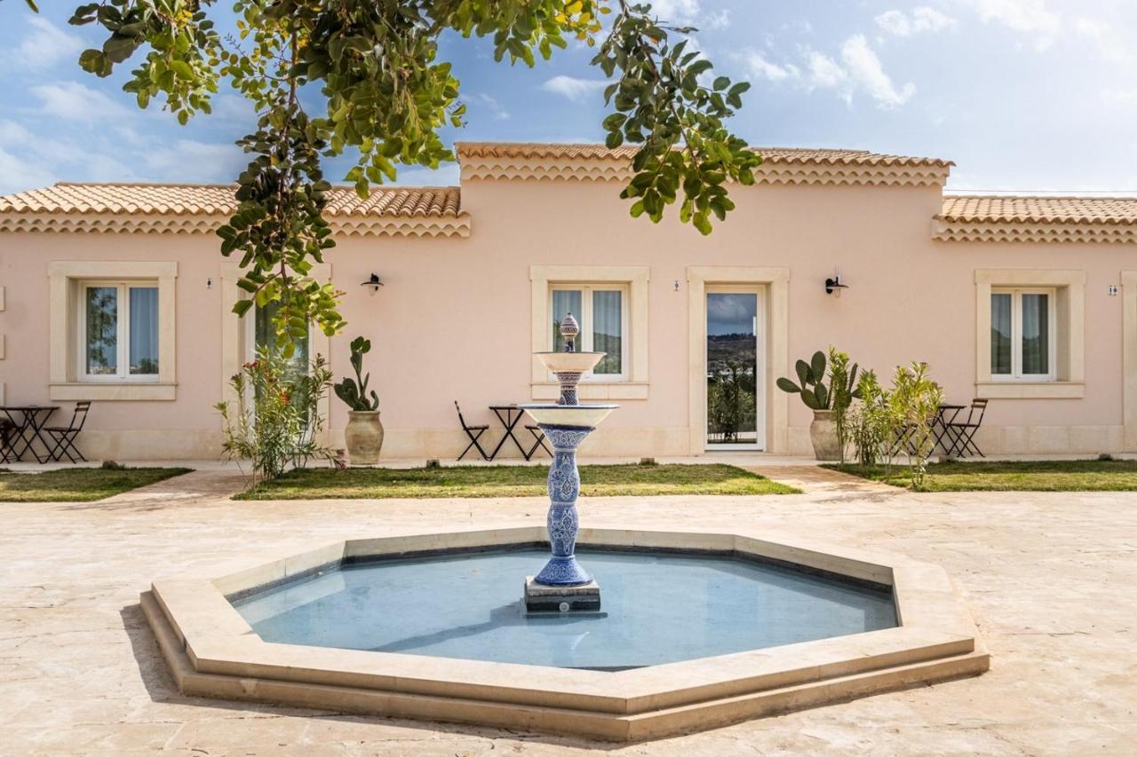 Baglio Genovesi Bed & Breakfast Noto Exterior foto
